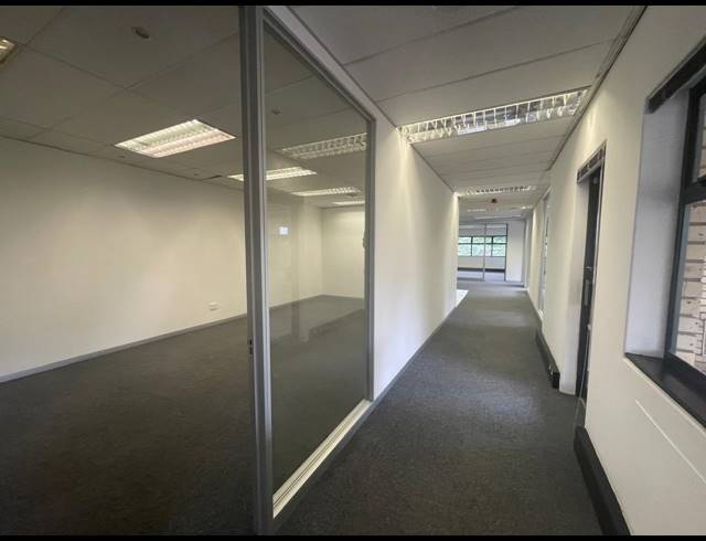 198M² OFFICE TO LET IN BRYANSTON
